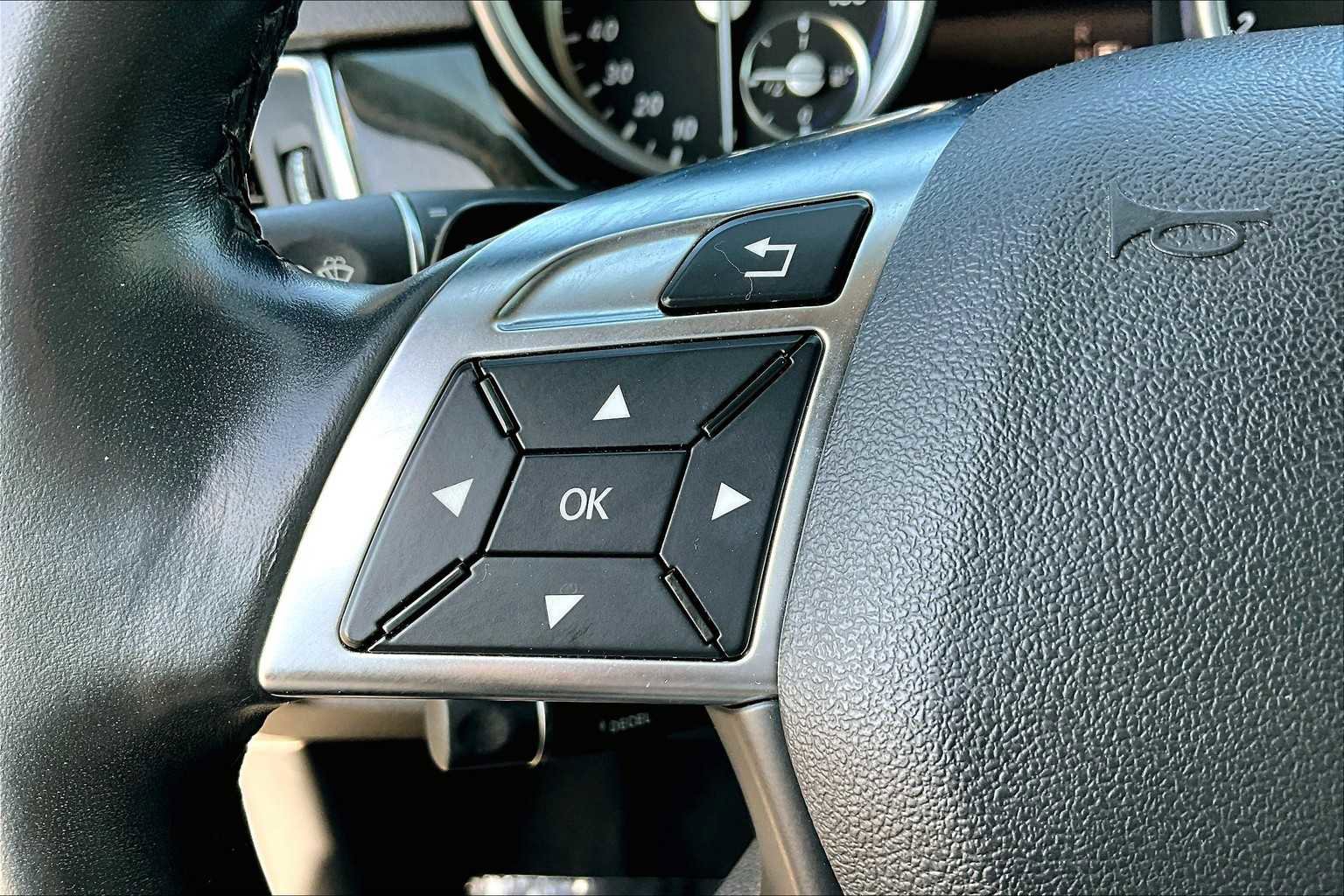 Used 2016 Mercedes-Benz GL 450 4MATIC image 21