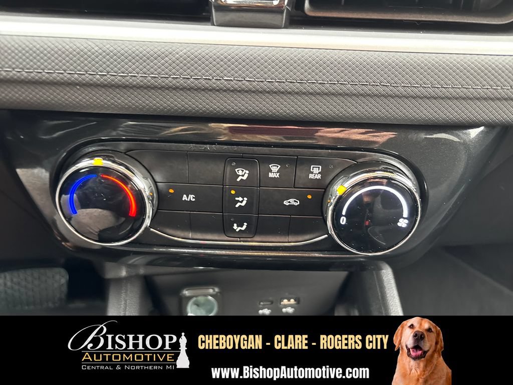 Used 2024 Chevrolet TrailBlazer LT AWD/4WD image 27