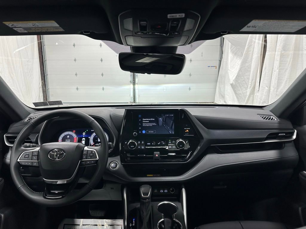 Used 2025 Toyota Highlander XSE AWD/4WD image 42