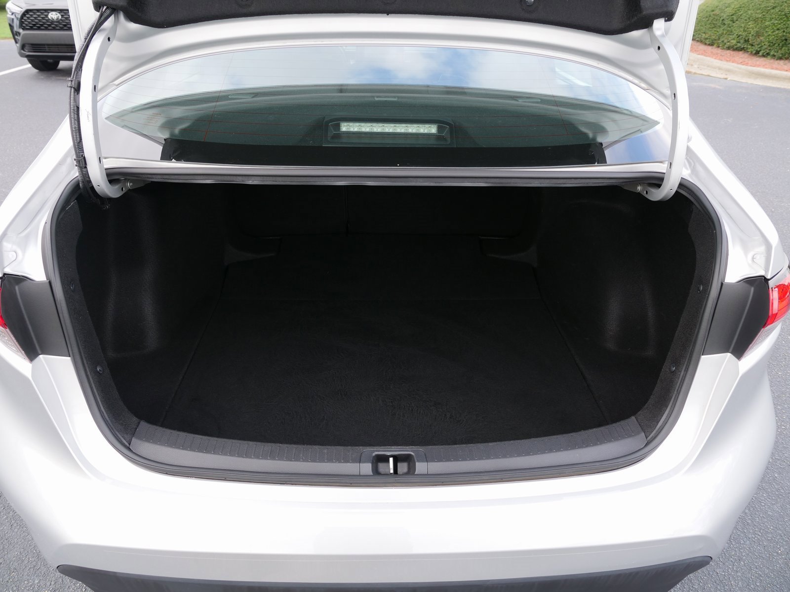 Used 2024 Toyota Corolla LE image 13