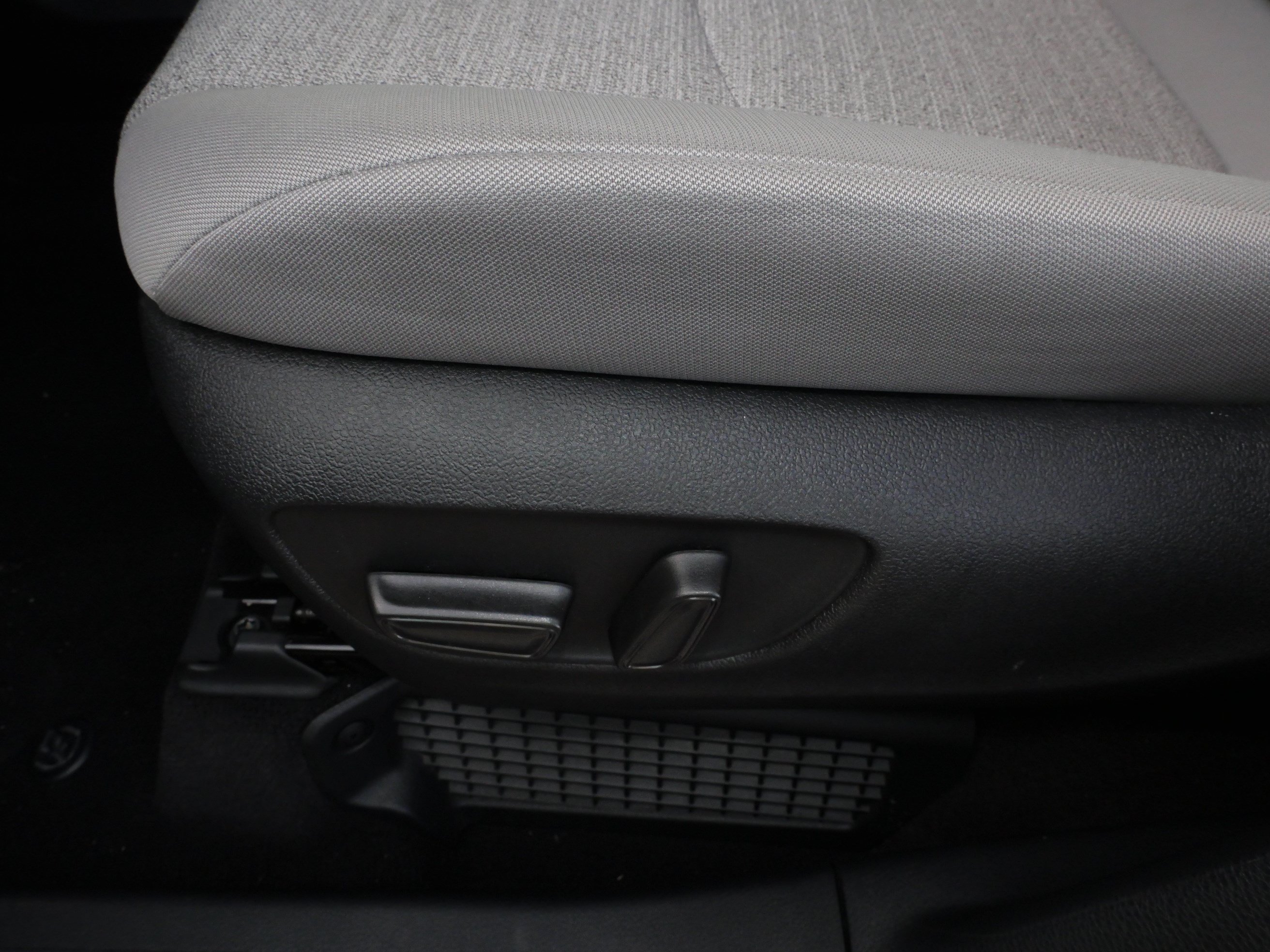 Certified 2025 Toyota Sienna LE AWD/4WD image 20