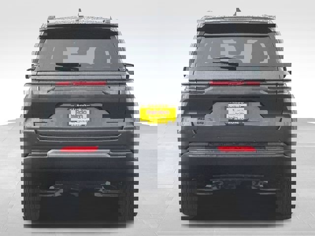 New 2026 Jeep Grand Cherokee Altitude image 9