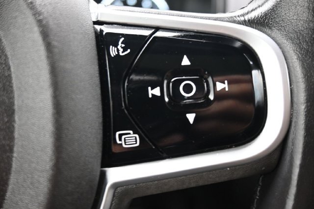 Used 2020 Volvo XC90 T6 Momentum AWD/4WD image 19