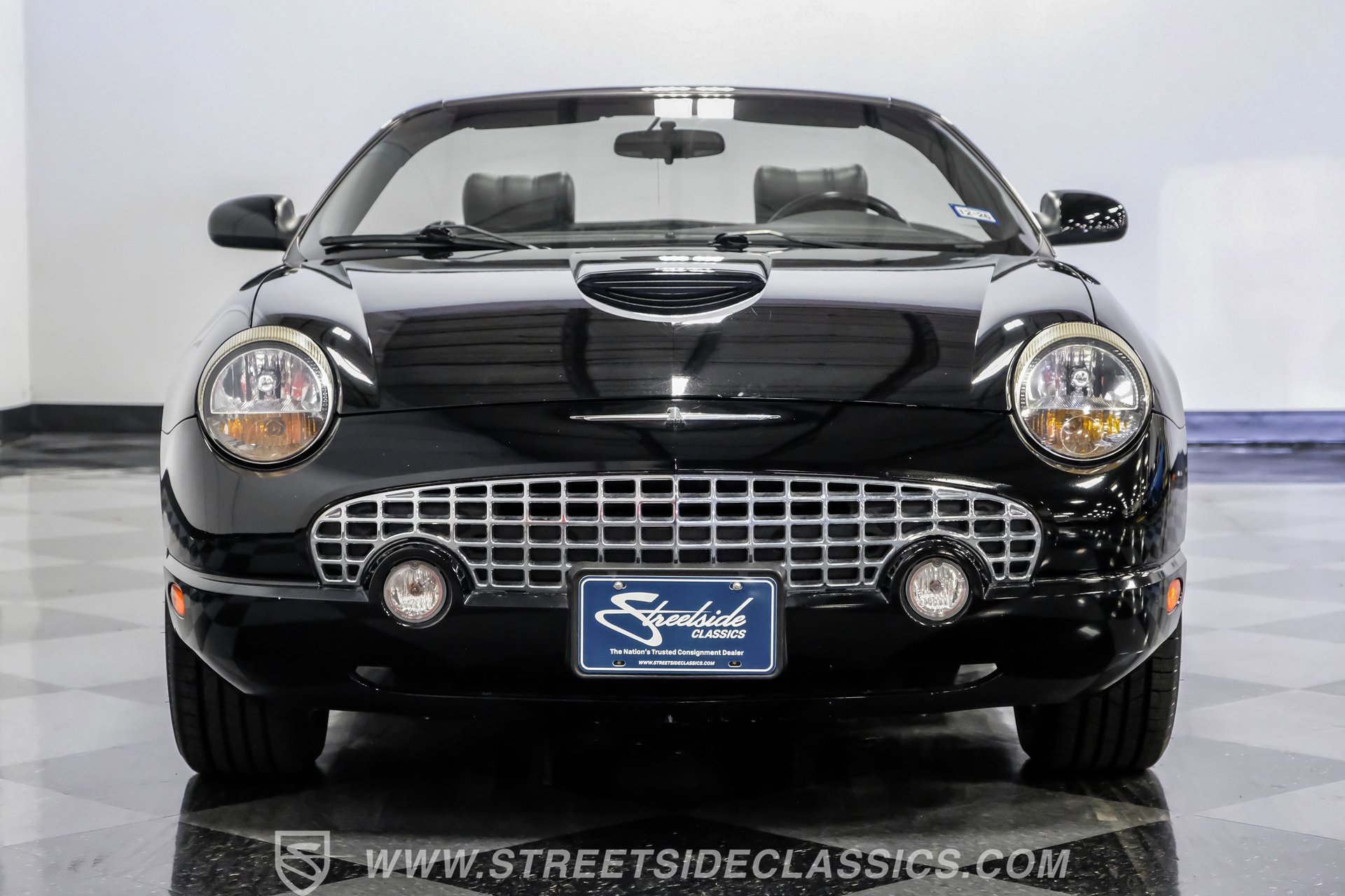 Used 2002 Ford Thunderbird image 17
