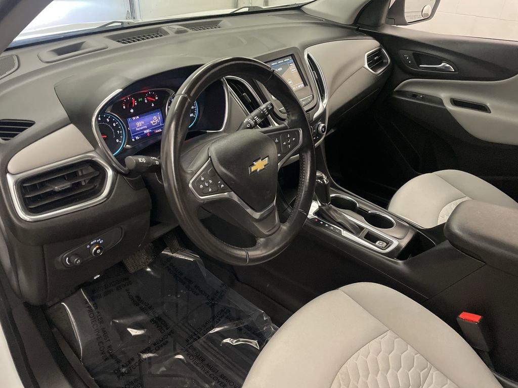 Used 2019 Chevrolet Equinox LT w/ Driver Convenience Package image 4