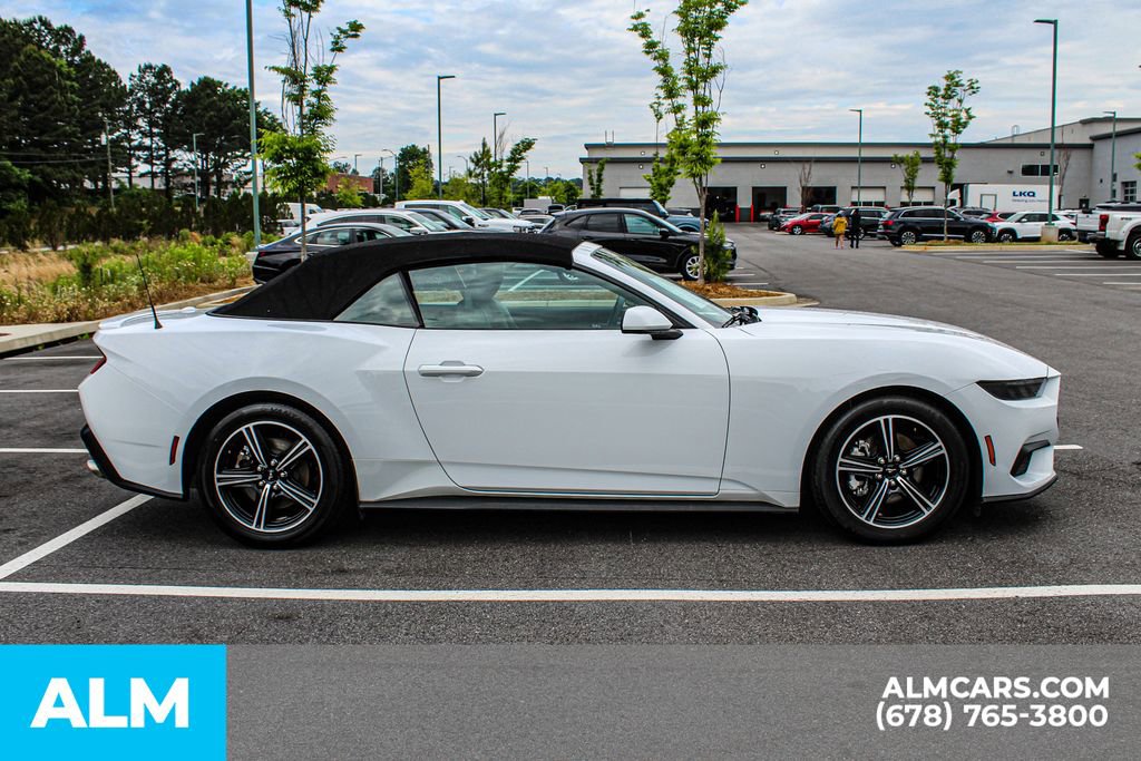 Used 2025 Ford Mustang Premium RWD image 9