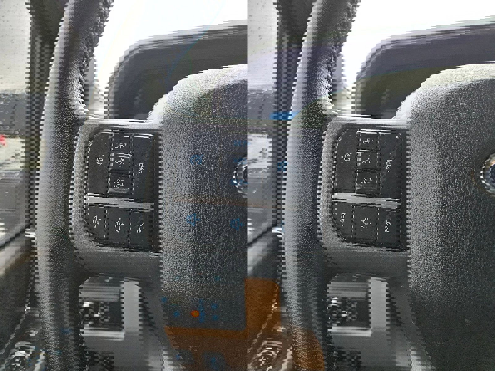 Used 2024 Ford F250 Lariat w/ Chrome Package image 44