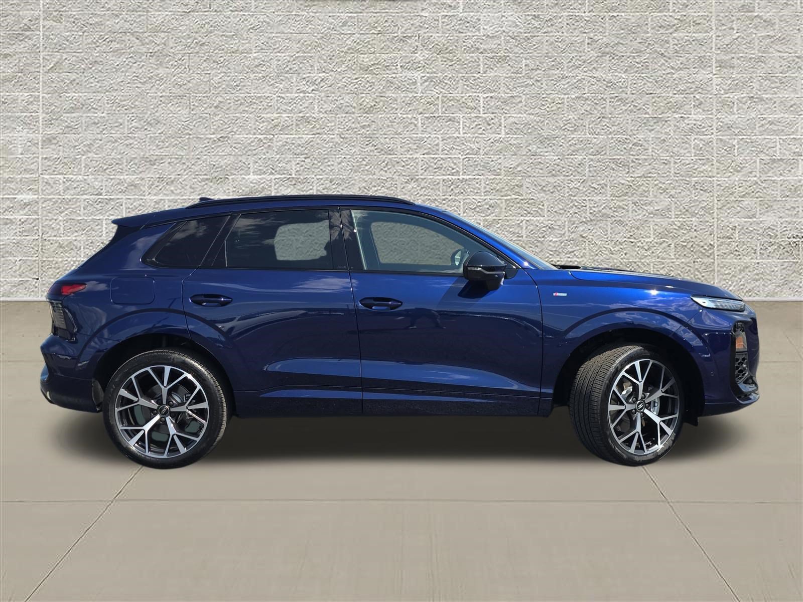 New 2026 Audi Q3 quattro 2.0T AWD/4WD image 8