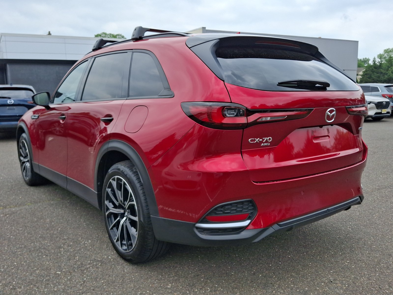 Certified 2025 MAZDA CX-70 Plug-In Hybrid w/ Premium Plus AWD/4WD image 4