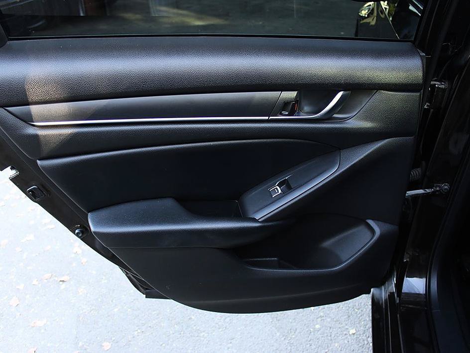 Used 2018 Honda Accord LX image 10