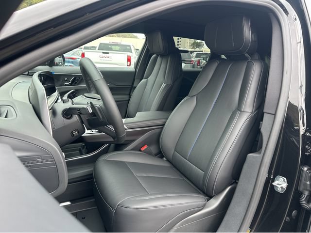 New 2026 Cadillac Lyriq Luxury w/ LPO, Floor Liner Package AWD/4WD image 24