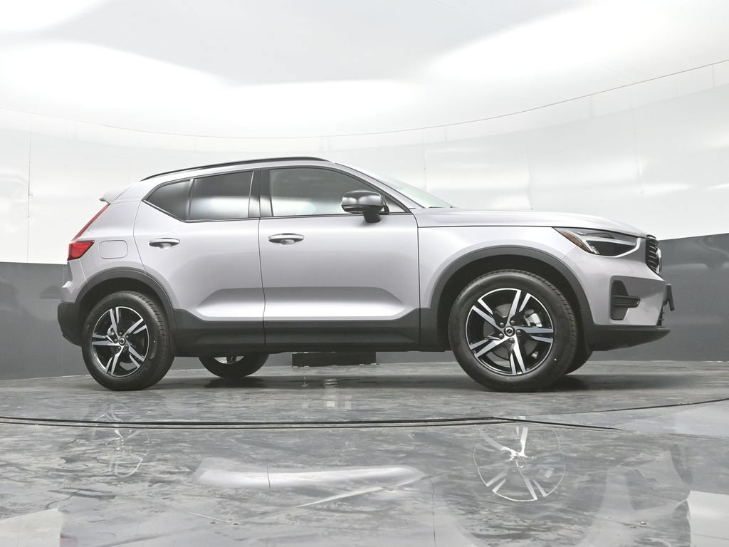 New 2026 Volvo XC40 B5 Core w/ Protection Package Premier AWD/4WD image 24