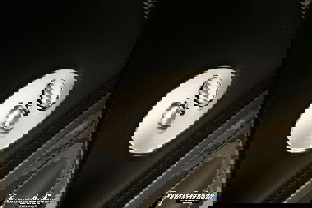 Used 2002 BMW Z8 image 90