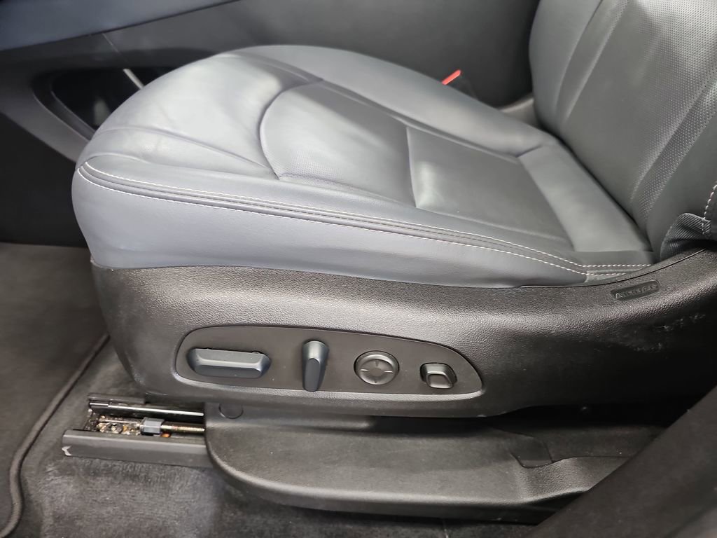Used 2024 Buick Enclave Premium AWD/4WD image 29