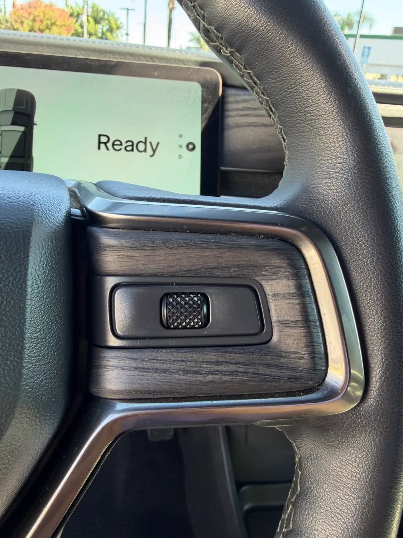 Used 2025 Rivian R1S Adventure Dual AWD/4WD image 29