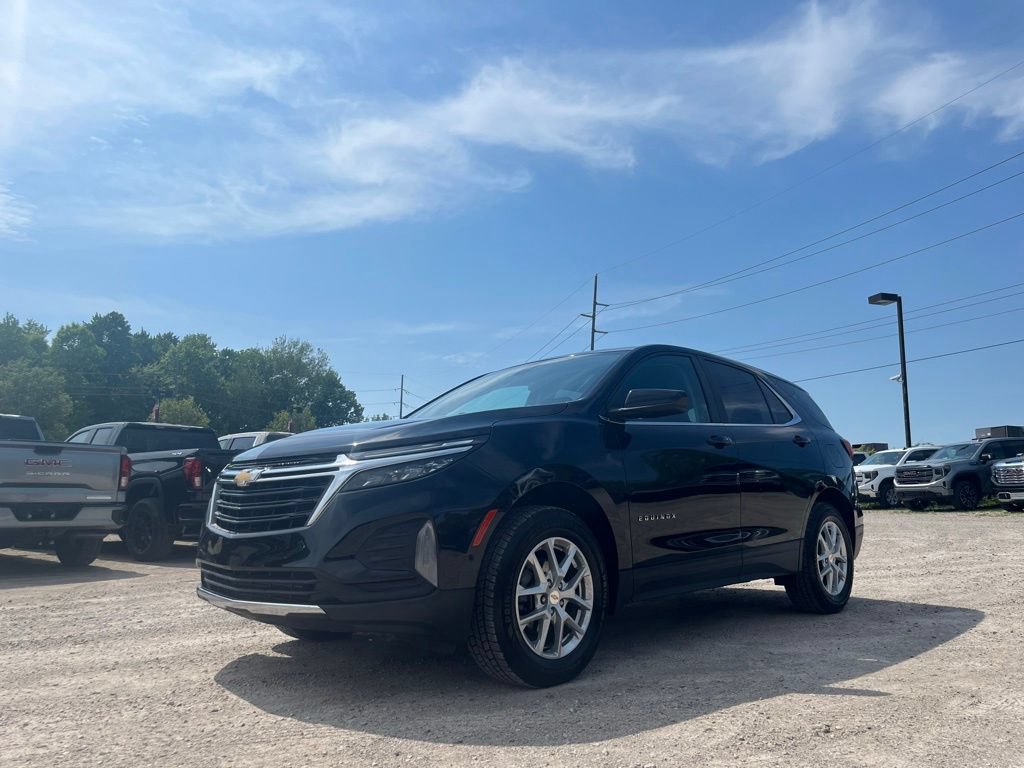 Used 2024 Chevrolet Equinox LT AWD/4WD image 2