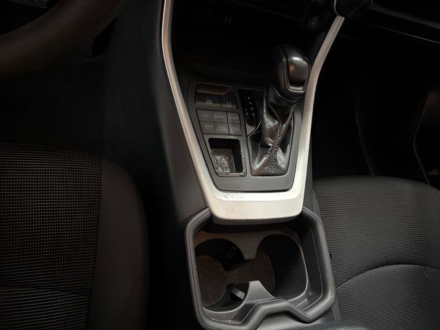 Used 2019 Toyota RAV4 LE w/ All Weather Liner Package AWD/4WD image 17