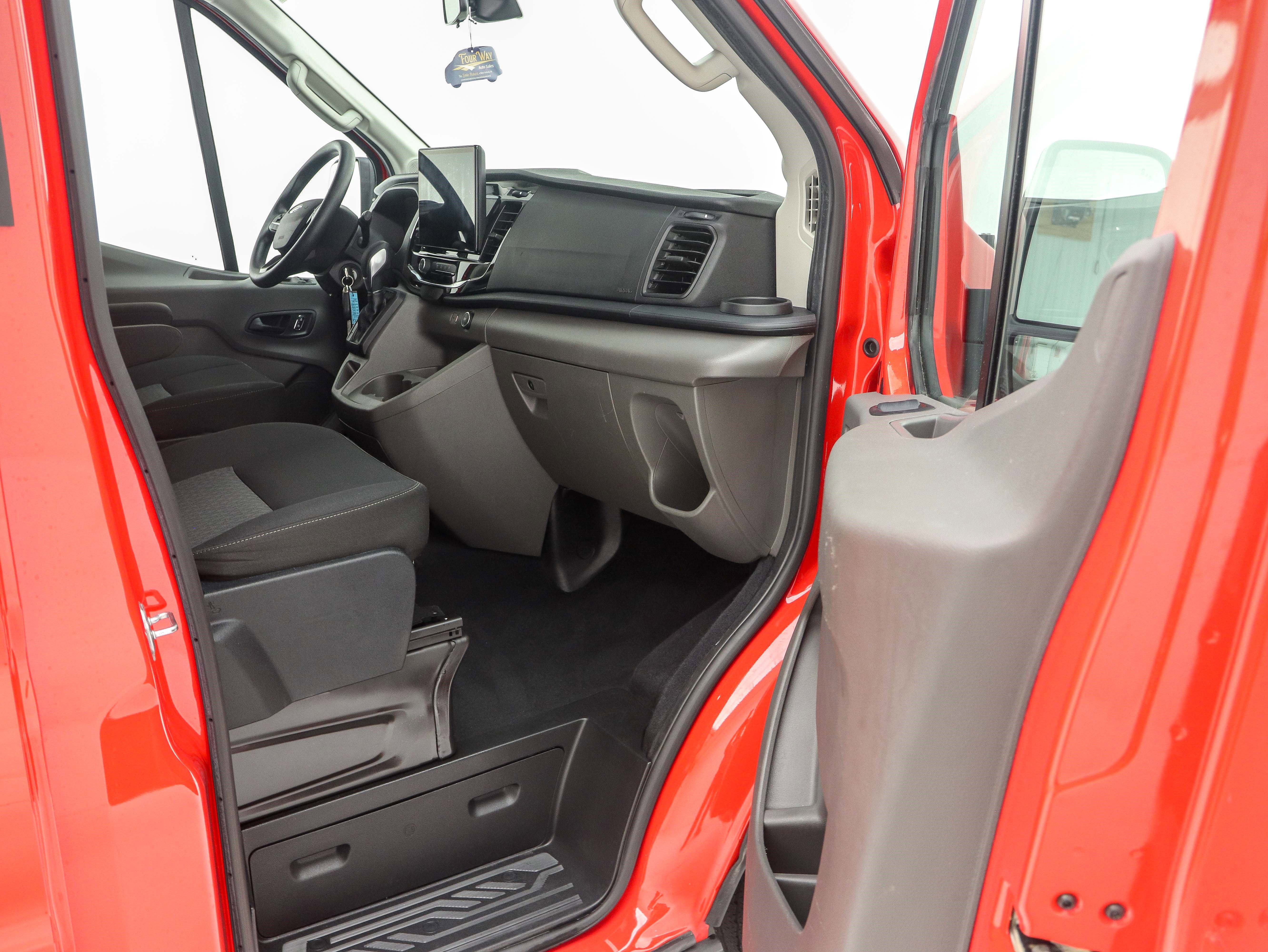 Used 2023 Ford Transit 350 XLT image 15