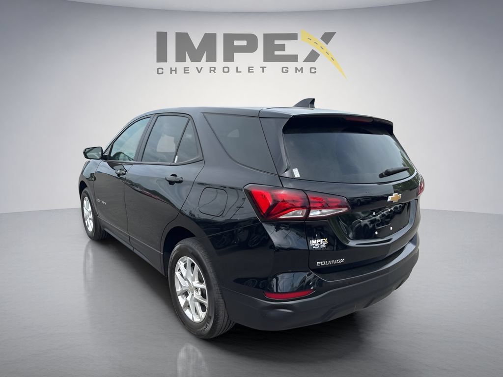Used 2024 Chevrolet Equinox LS w/ LS Convenience Package FWD image 3