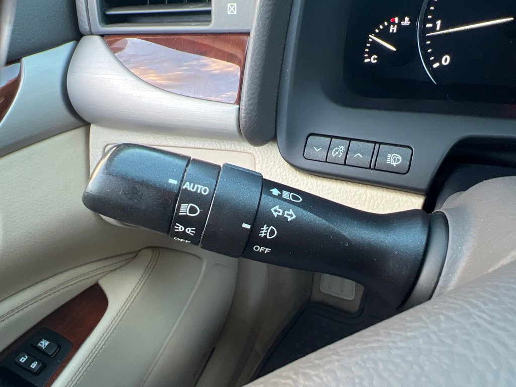 Used 2015 Lexus LS 460 image 20