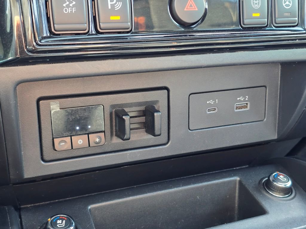 Used 2021 Nissan Titan PRO-4X w/ Pro-4x Convenience Package image 31
