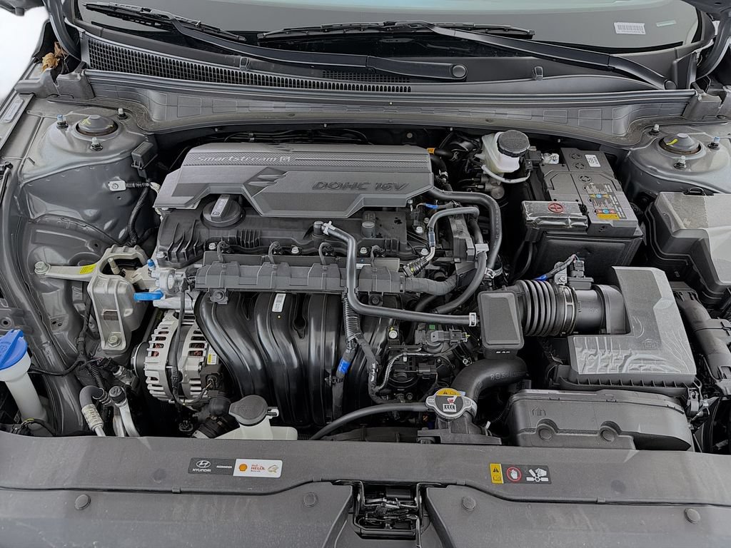 Used 2025 Hyundai Elantra Sport FWD image 29