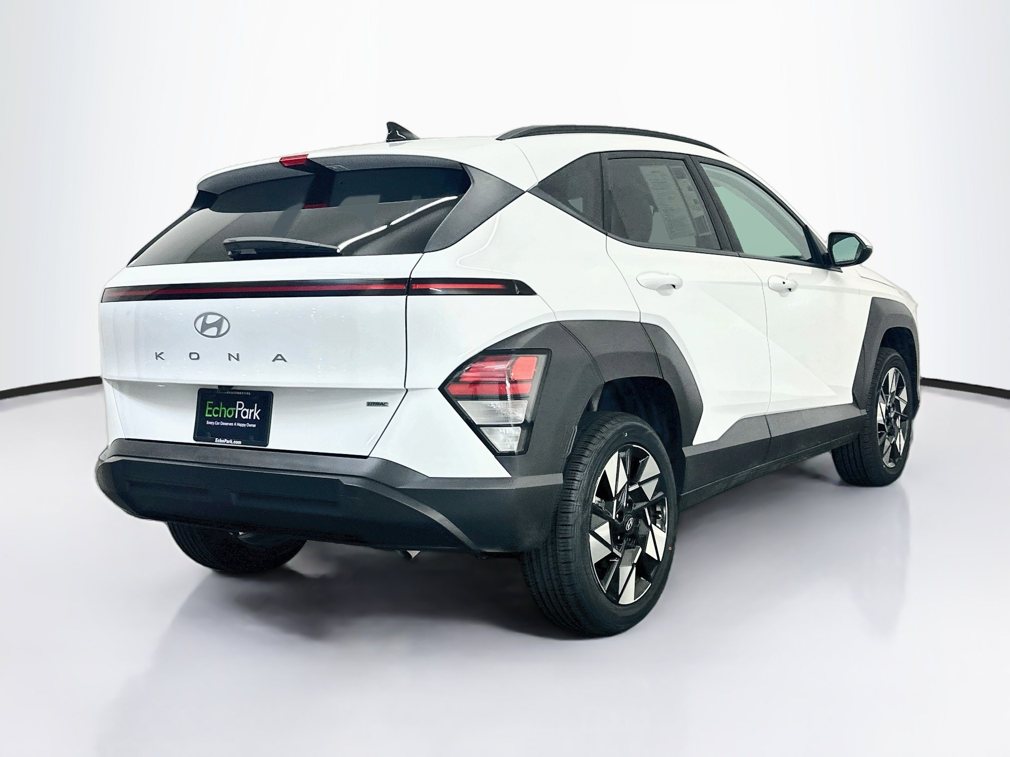 Used 2025 Hyundai Kona SEL AWD/4WD image 9