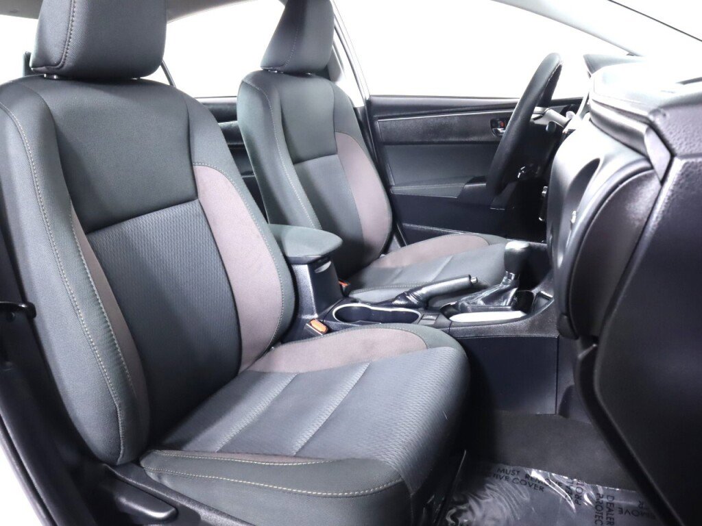 Used 2018 Toyota Corolla LE FWD image 35