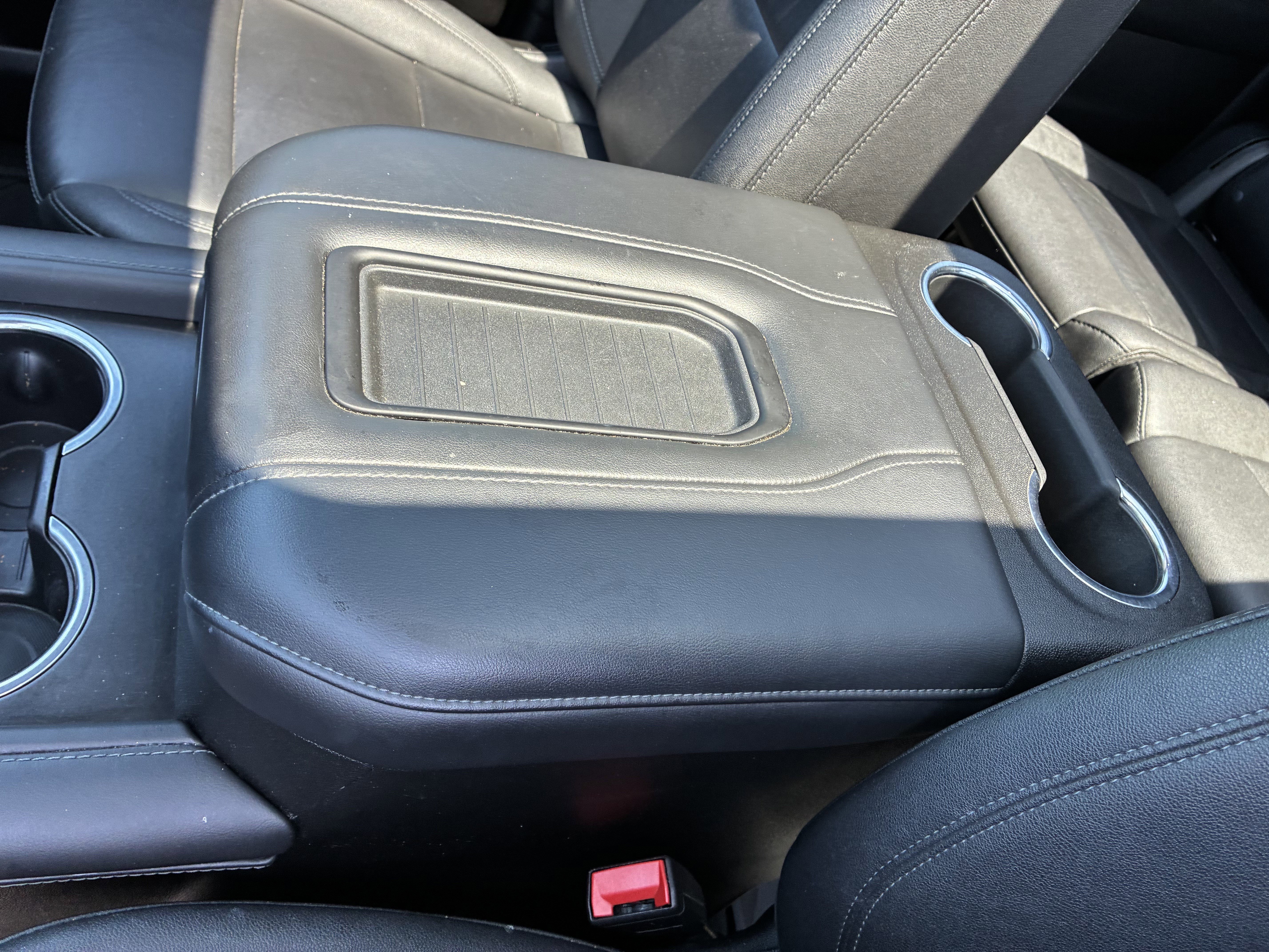 Used 2023 Chevrolet Suburban LT RWD image 37