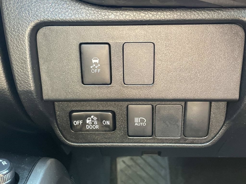 Used 2021 Toyota Tacoma SR5 RWD image 25