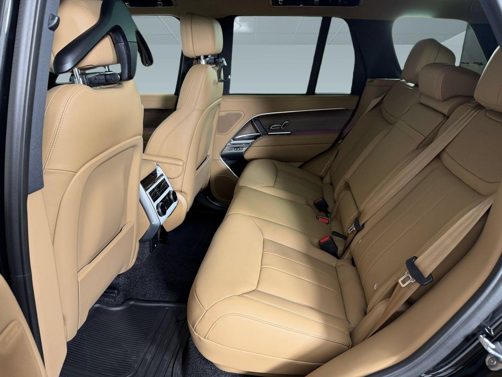 New 2026 Land Rover Range Rover SE AWD/4WD image 22