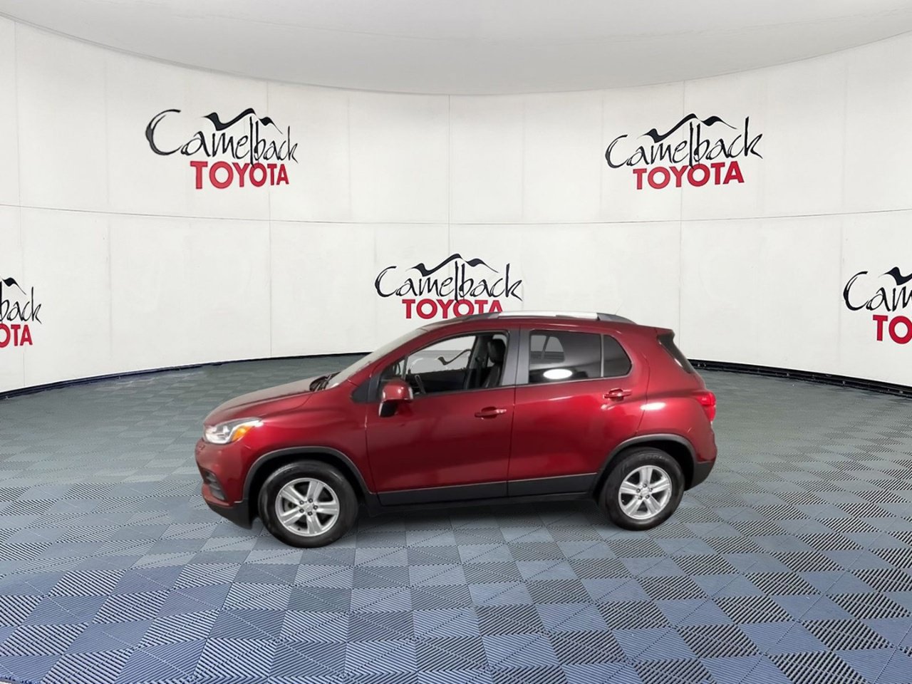 Used 2021 Chevrolet Trax LT w/ LT Convenience Package FWD image 7