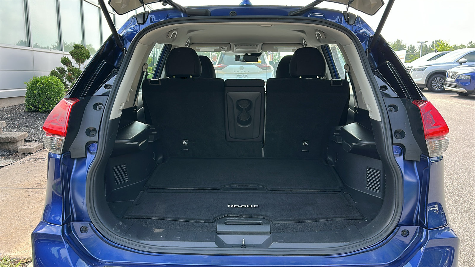 Used 2019 Nissan Rogue S AWD/4WD image 6