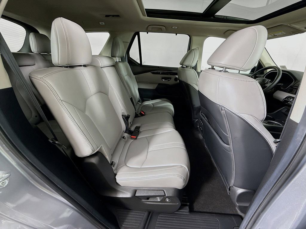 Certified 2025 Honda Pilot Touring image 26