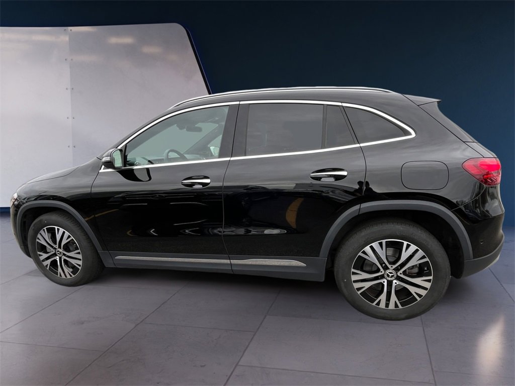 Certified 2025 Mercedes-Benz GLA 250 4MATIC image 2