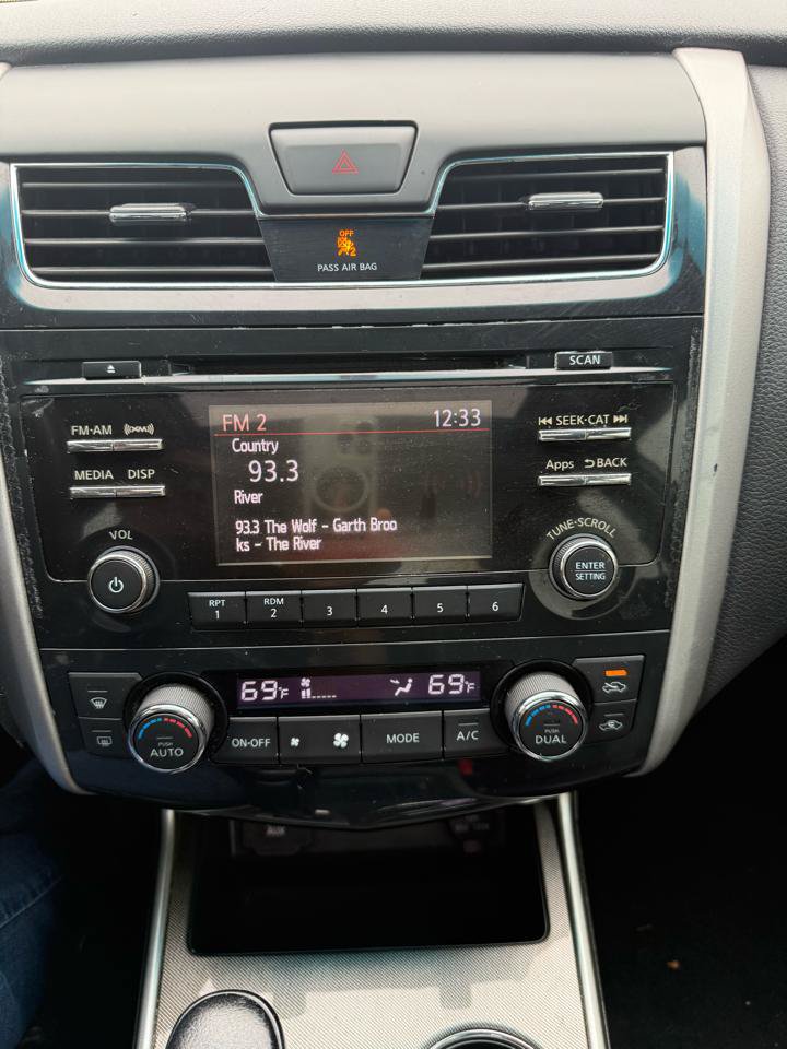 Used 2015 Nissan Altima 2.5 SL w/ Moonroof Package FWD image 16
