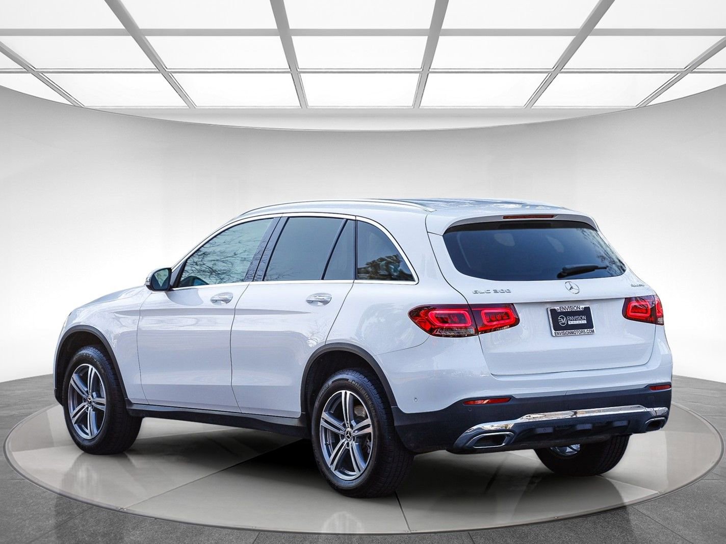 Used 2021 Mercedes-Benz GLC 300 4MATIC image 2