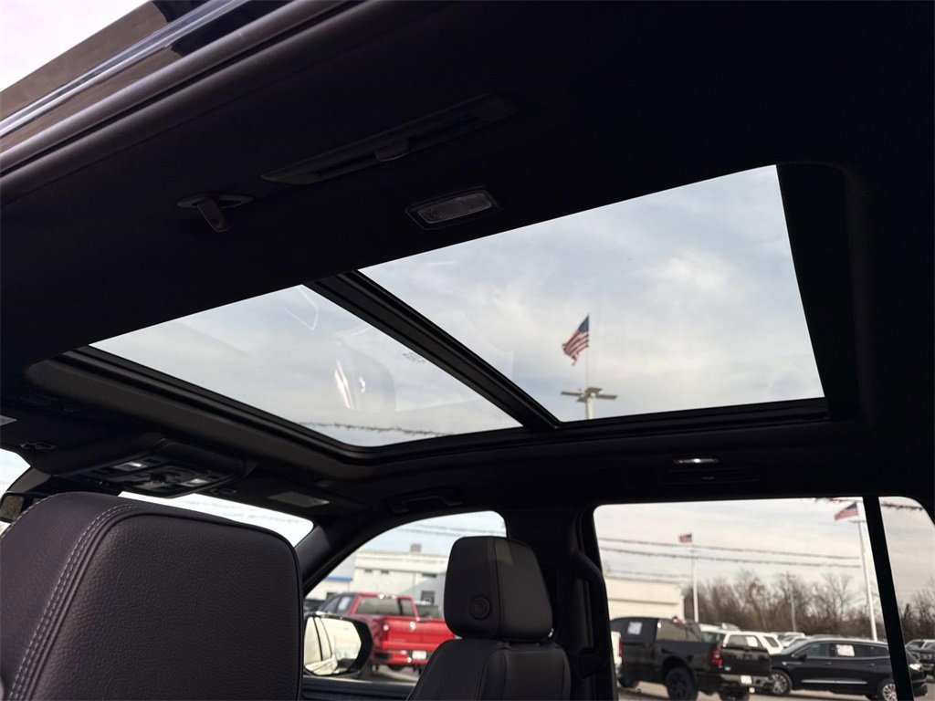 Used 2024 GMC Yukon Denali w/ Max Trailering Package image 24