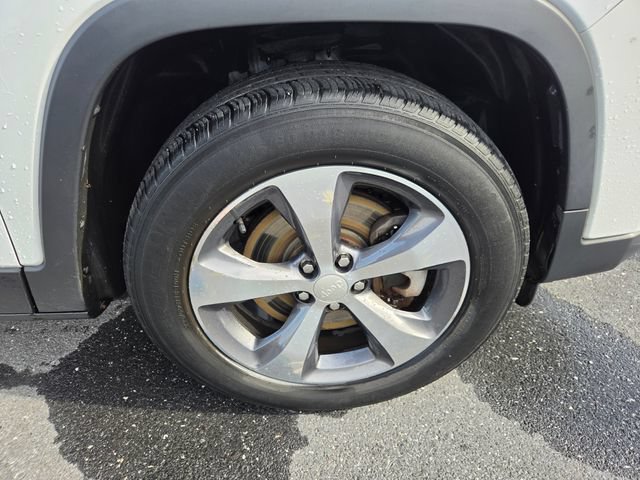 Used 2019 Jeep Cherokee Limited AWD/4WD image 32