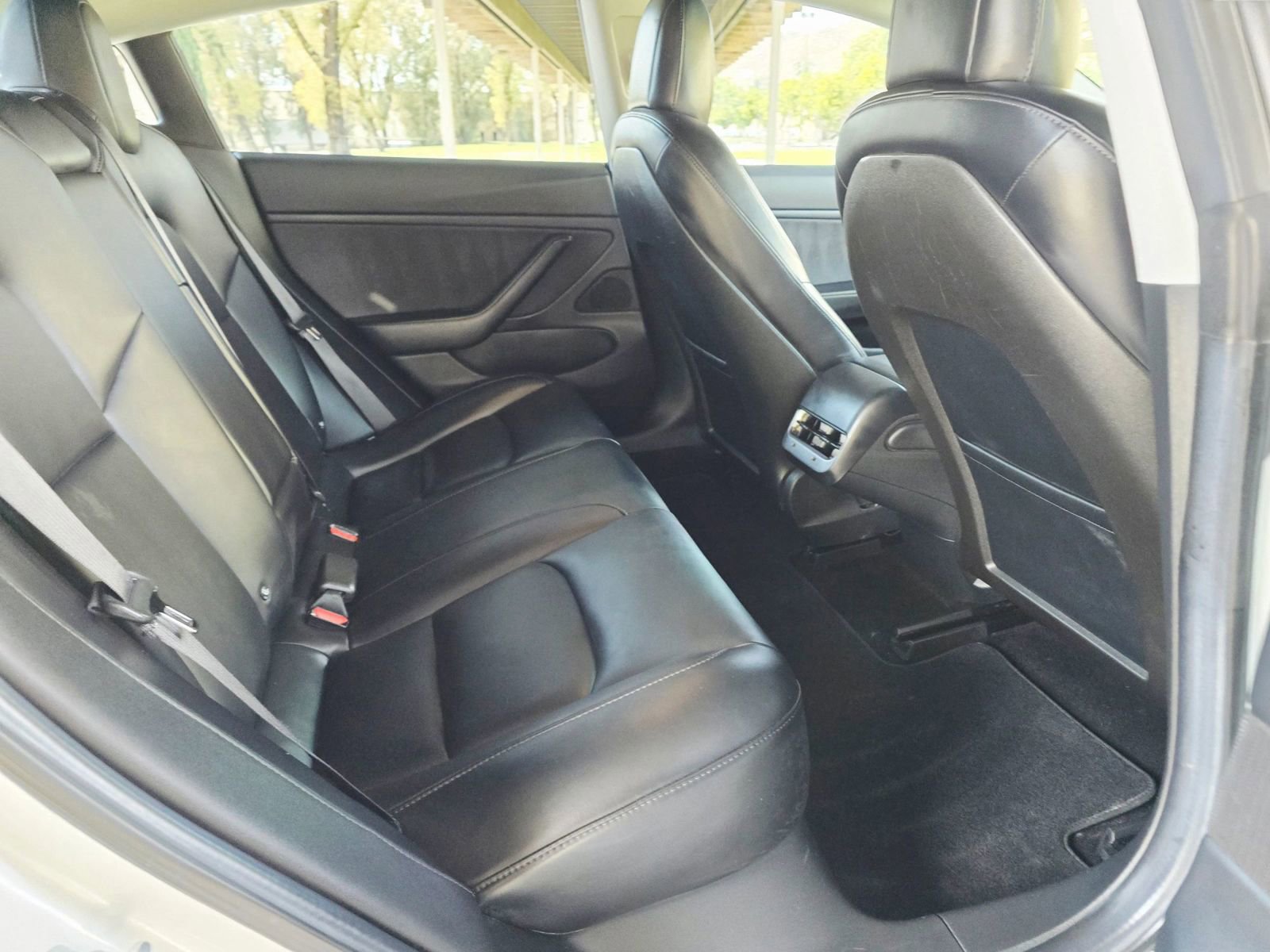 Used 2017 Tesla Model 3 Long Range RWD image 29