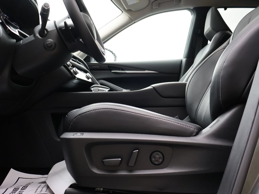 Used 2025 INFINITI QX60 Sensory w/ Cargo Package AWD/4WD image 40