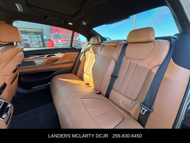 Used 2019 BMW 750i image 20