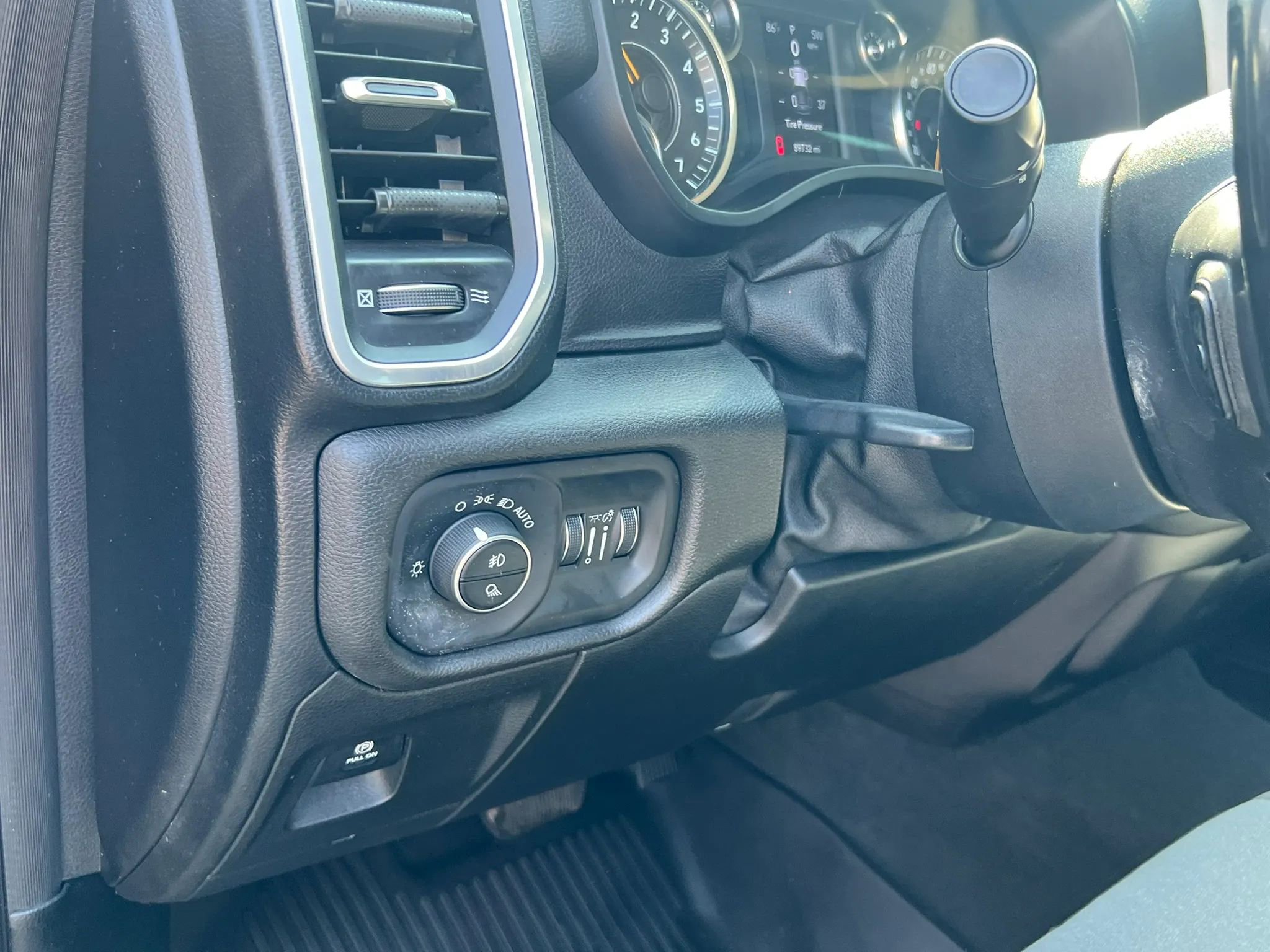 Used 2019 RAM 1500 Big Horn AWD/4WD image 12