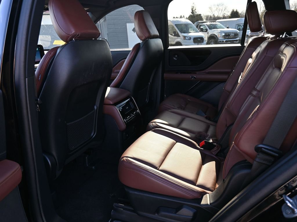 Used 2025 Lincoln Aviator Reserve w/ Illumination Package AWD/4WD image 16