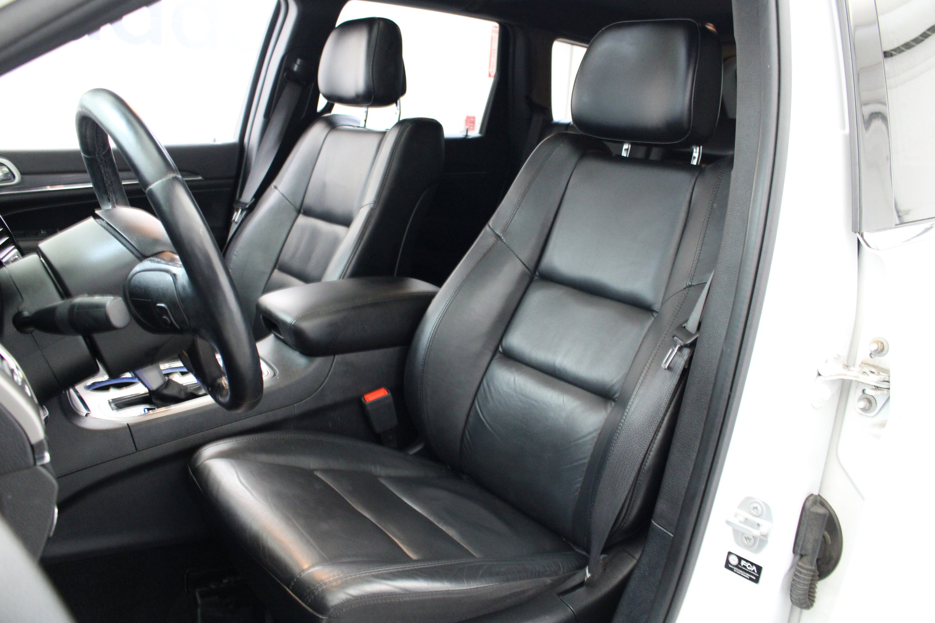 Used 2021 Jeep Grand Cherokee Limited w/ Trailer Tow Group IV image 24