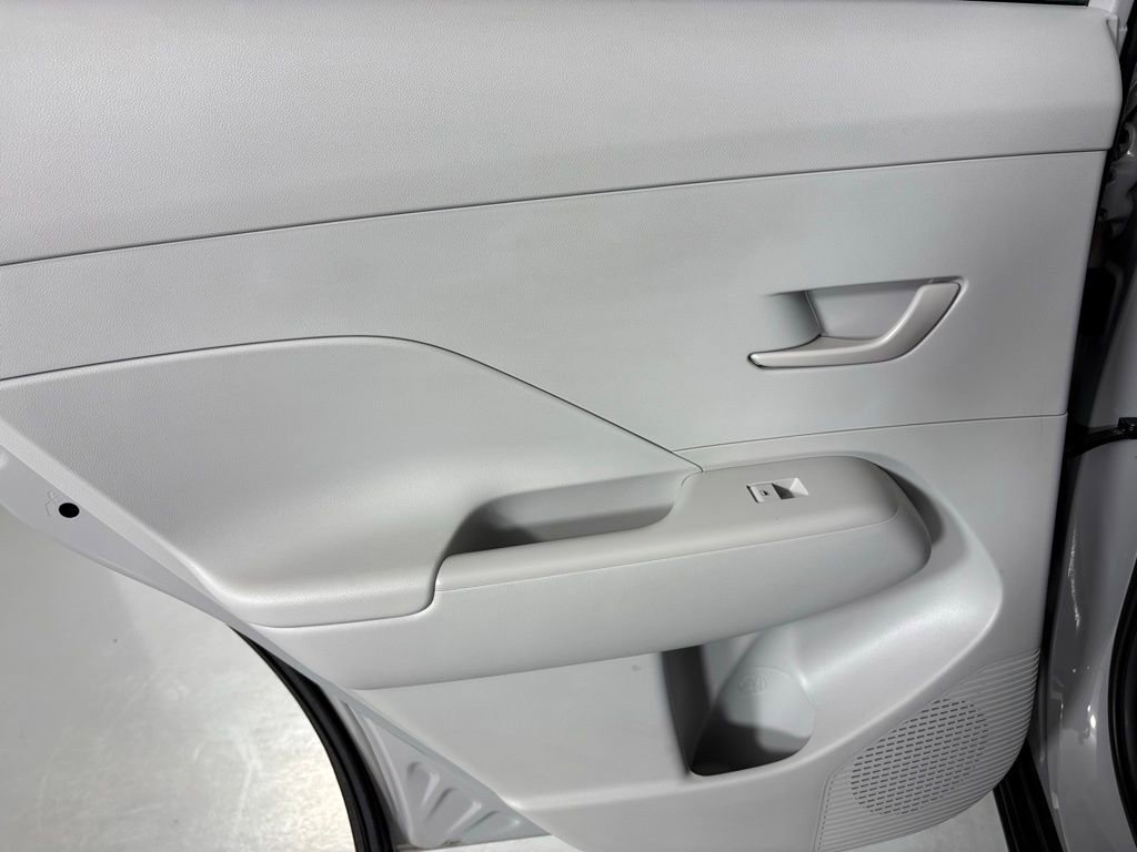 Used 2025 Hyundai Kona SEL image 35
