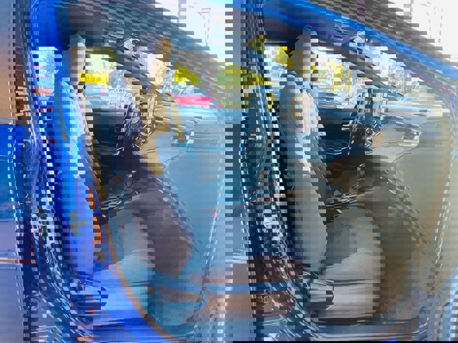 Used 2020 Toyota Corolla SE w/ Carpet Mat Package (TMS) FWD image 19