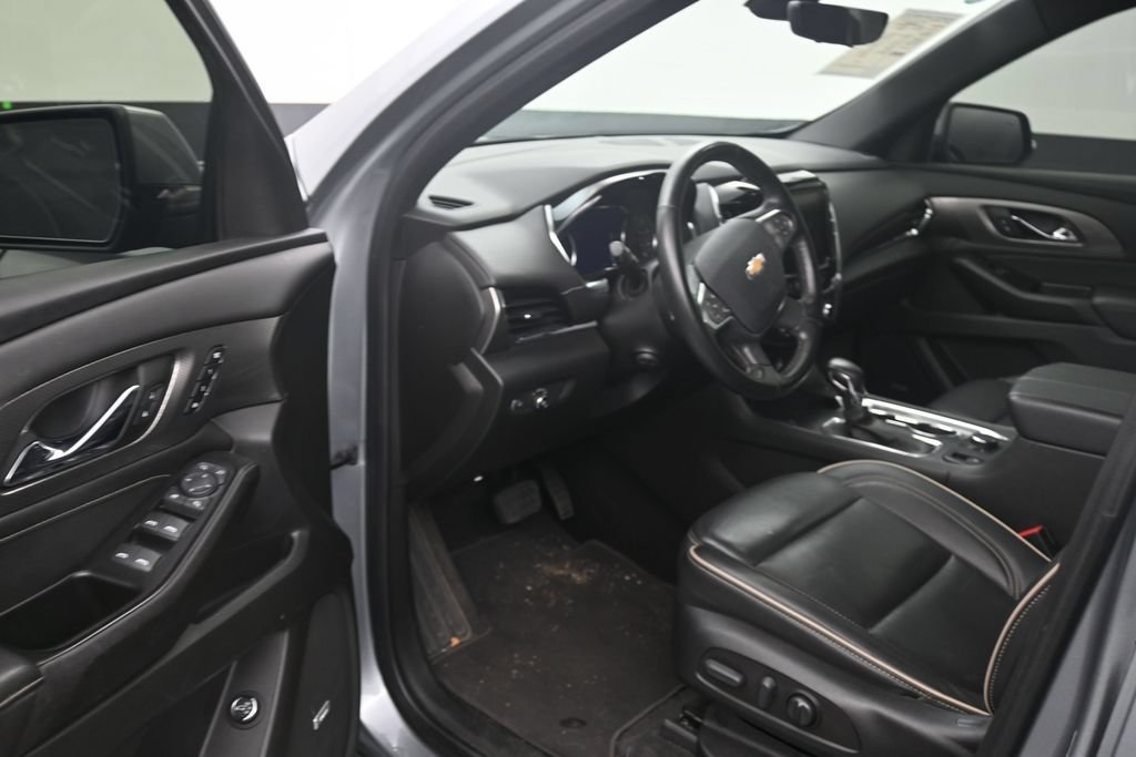 Used 2023 Chevrolet Traverse Premier FWD image 10