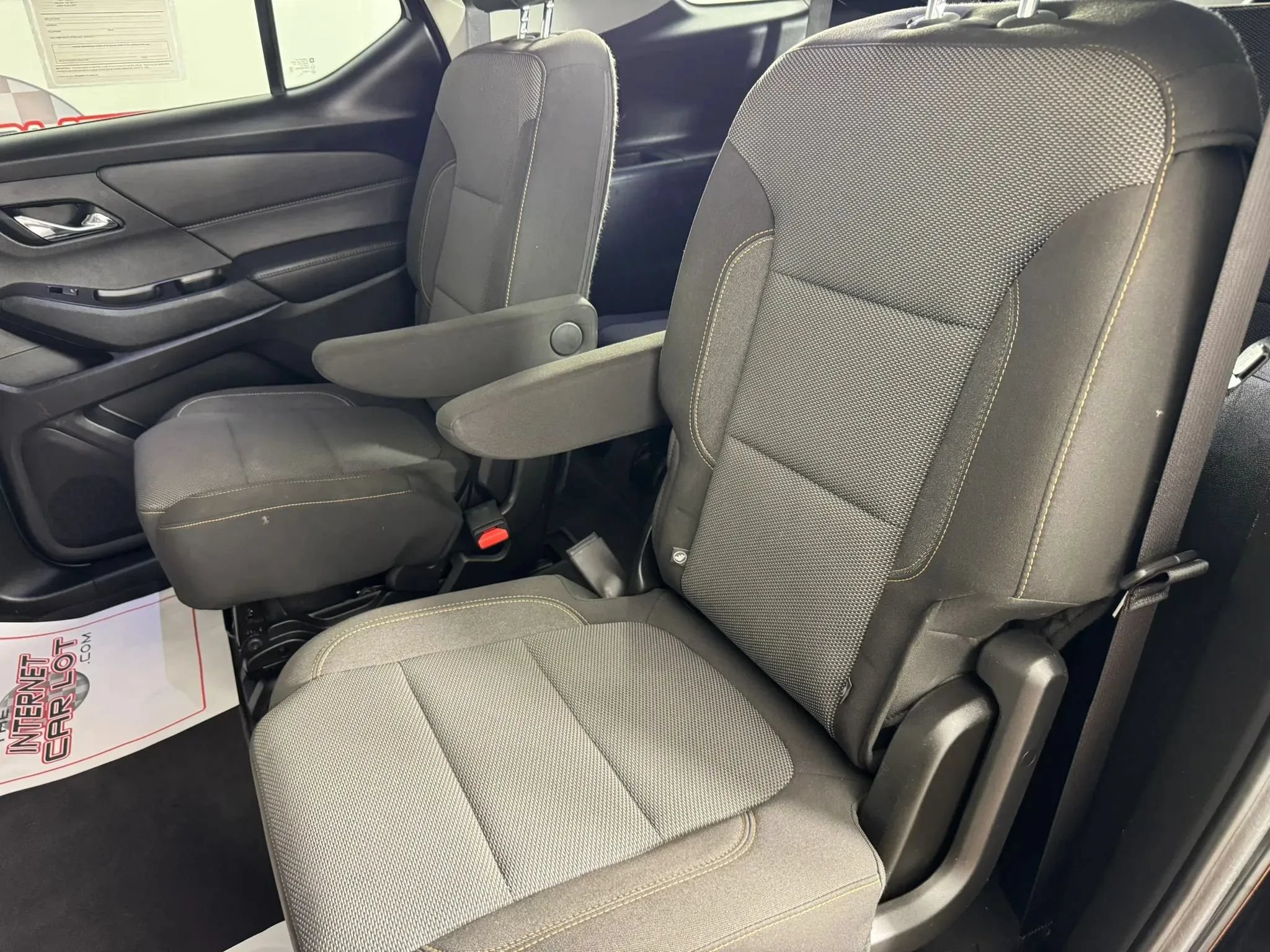 Used 2020 Chevrolet Traverse LT FWD image 36