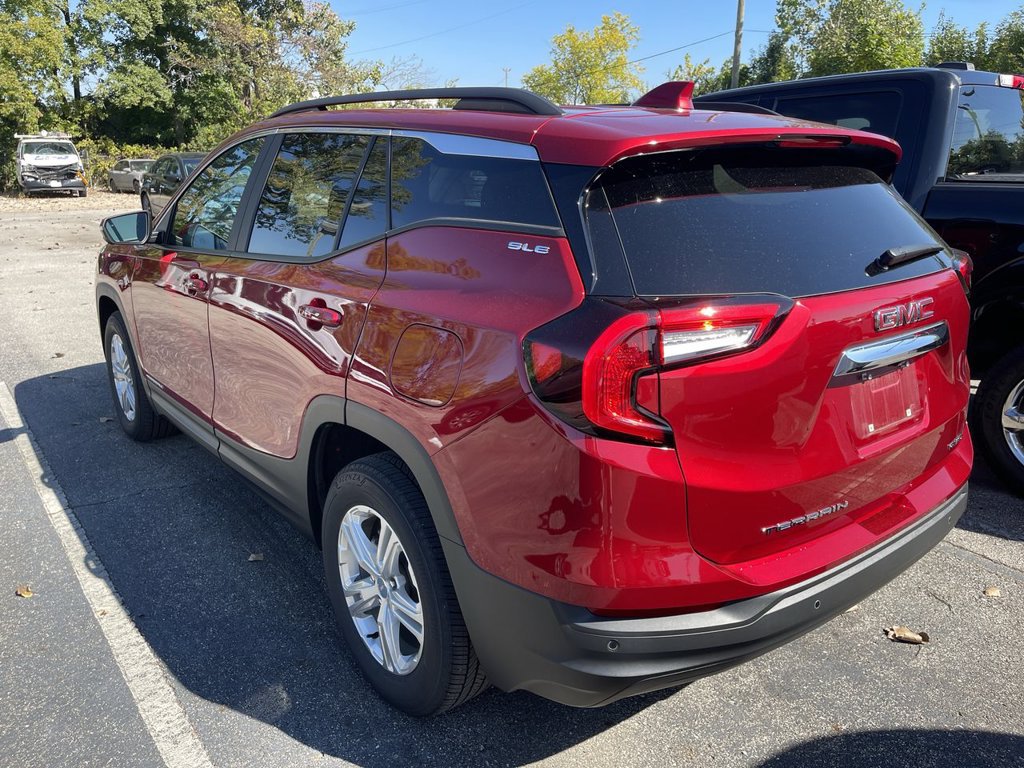 Used 2024 GMC Terrain SLE w/ Driver Convenience Package AWD/4WD image 7